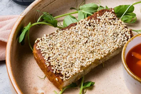 Crispy prawn seasame toast