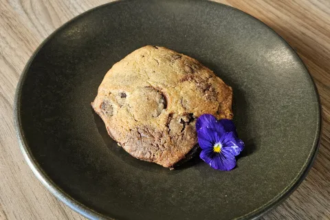 Chocolate chip cookie